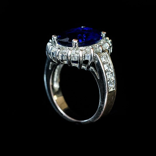 Kate Royal Sapphire Oval Halo Engagement Ring | 7ct